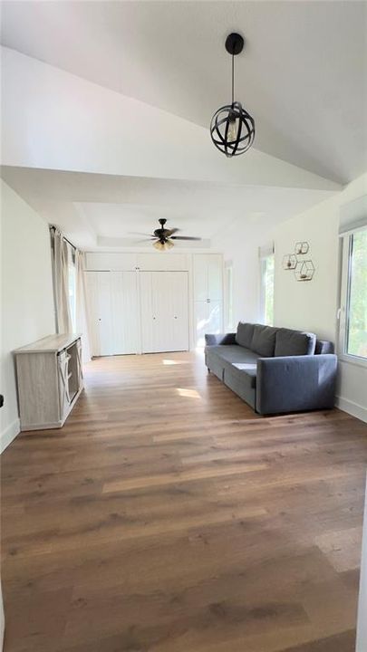 For Sale: $419,000 (3 beds, 3 baths, 2081 Square Feet)