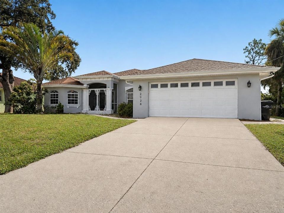Active With Contract: $324,000 (3 beds, 2 baths, 1930 Square Feet)