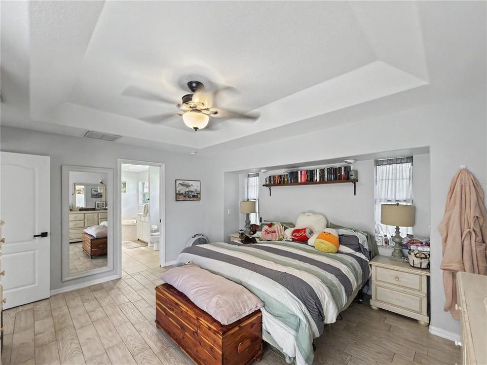 Active With Contract: $324,000 (3 beds, 2 baths, 1930 Square Feet)