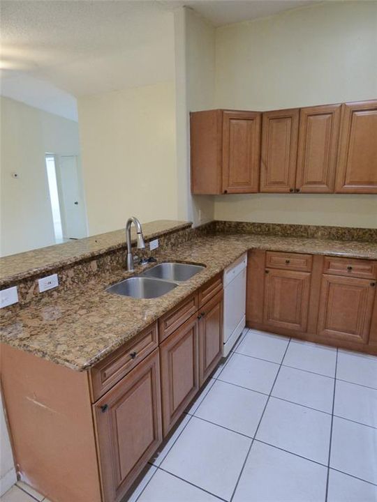 For Rent: $1,980 (3 beds, 2 baths, 1225 Square Feet)