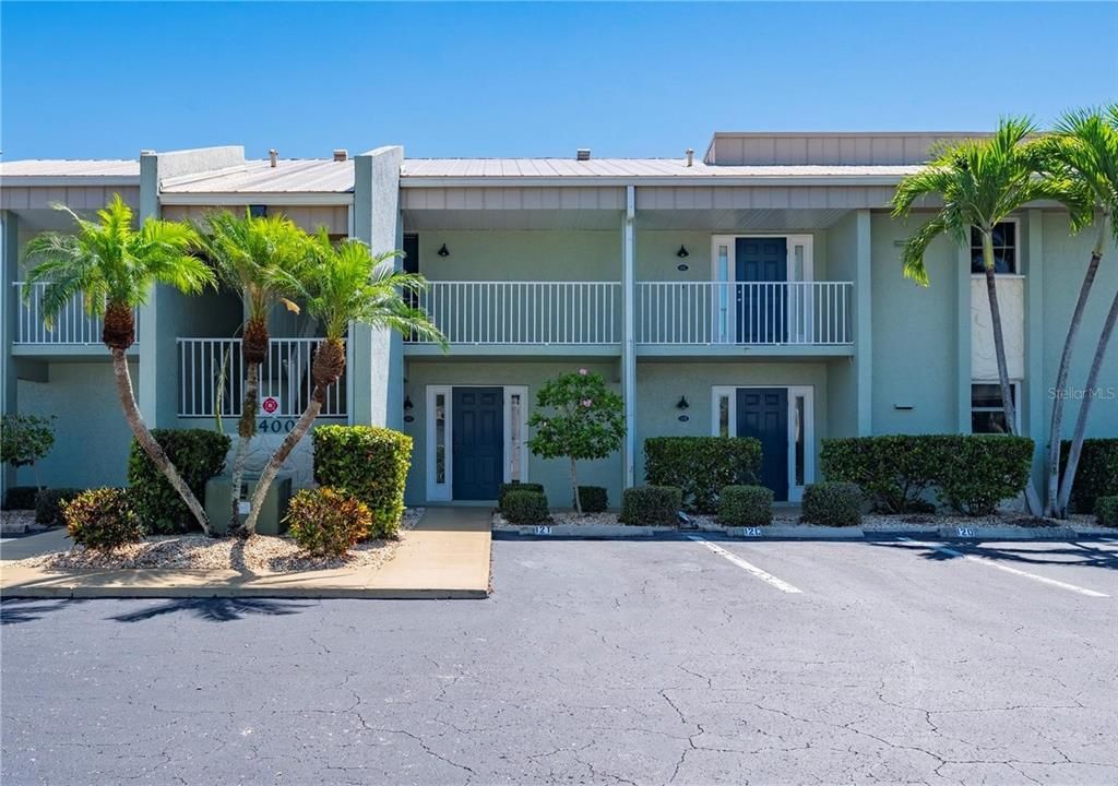 For Rent: $1,400 (2 beds, 2 baths, 1050 Square Feet)