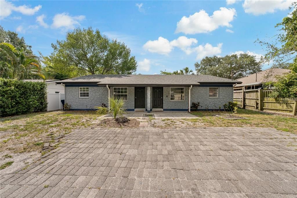 For Rent: $2,295 (2 beds, 1 baths, 1000 Square Feet)