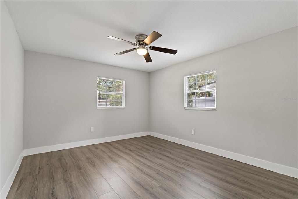 For Rent: $2,295 (2 beds, 1 baths, 1000 Square Feet)