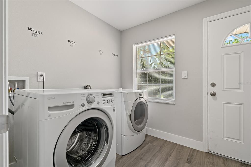 For Rent: $2,295 (2 beds, 1 baths, 1000 Square Feet)