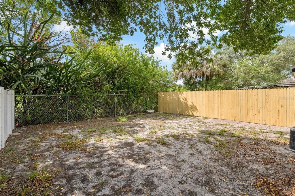 For Rent: $2,295 (2 beds, 1 baths, 1000 Square Feet)