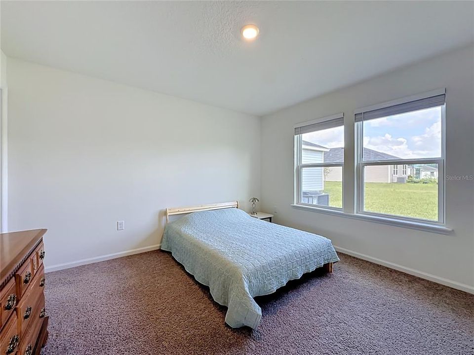 For Sale: $288,000 (3 beds, 2 baths, 1286 Square Feet)