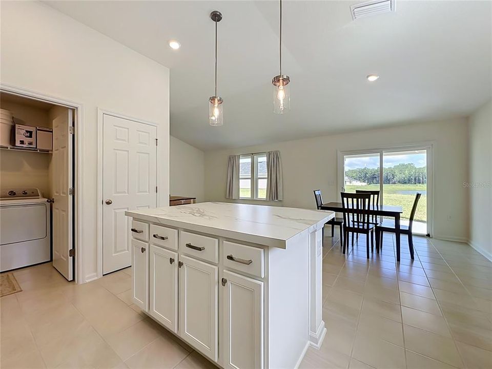 For Sale: $288,000 (3 beds, 2 baths, 1286 Square Feet)