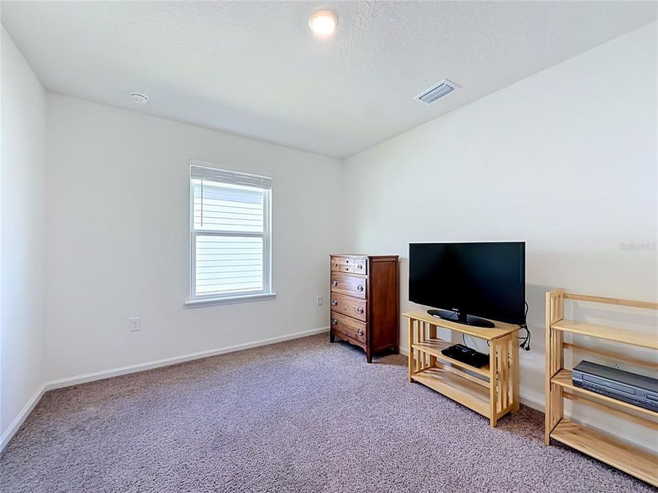 For Sale: $288,000 (3 beds, 2 baths, 1286 Square Feet)