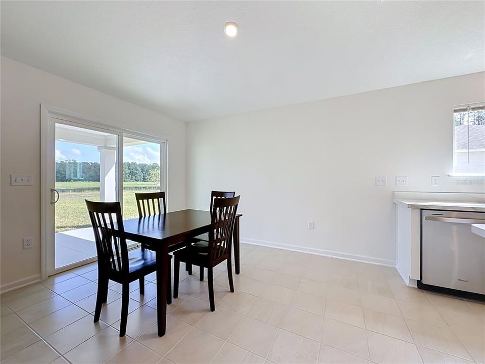 For Sale: $288,000 (3 beds, 2 baths, 1286 Square Feet)