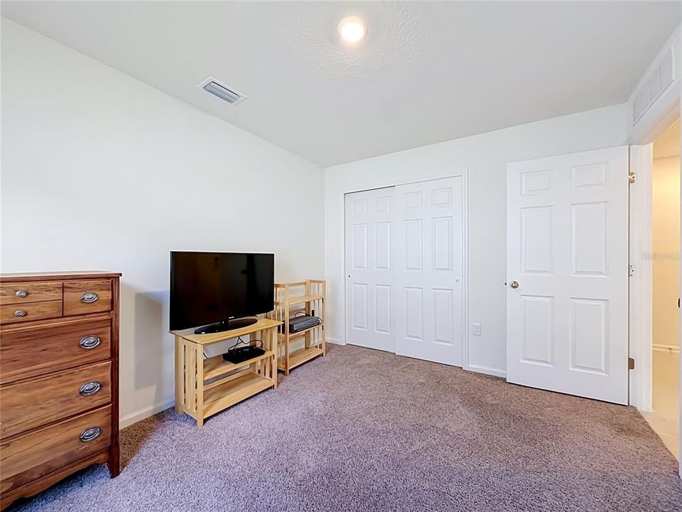 For Sale: $288,000 (3 beds, 2 baths, 1286 Square Feet)