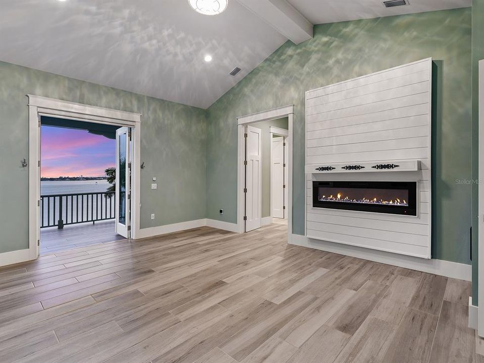 For Sale: $3,400,000 (3 beds, 3 baths, 3565 Square Feet)