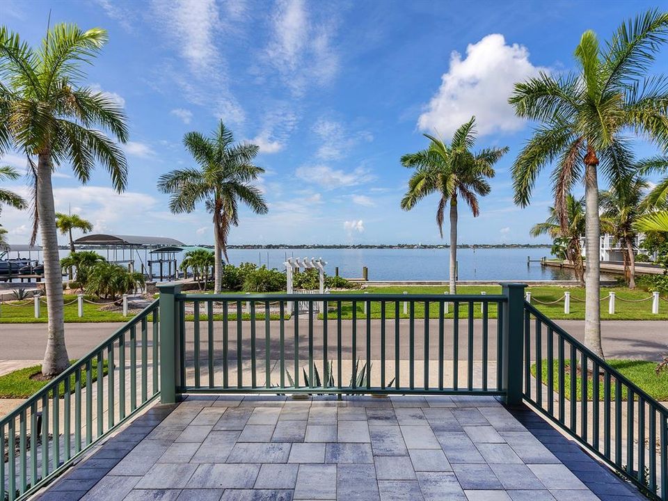 For Sale: $3,400,000 (3 beds, 3 baths, 3565 Square Feet)
