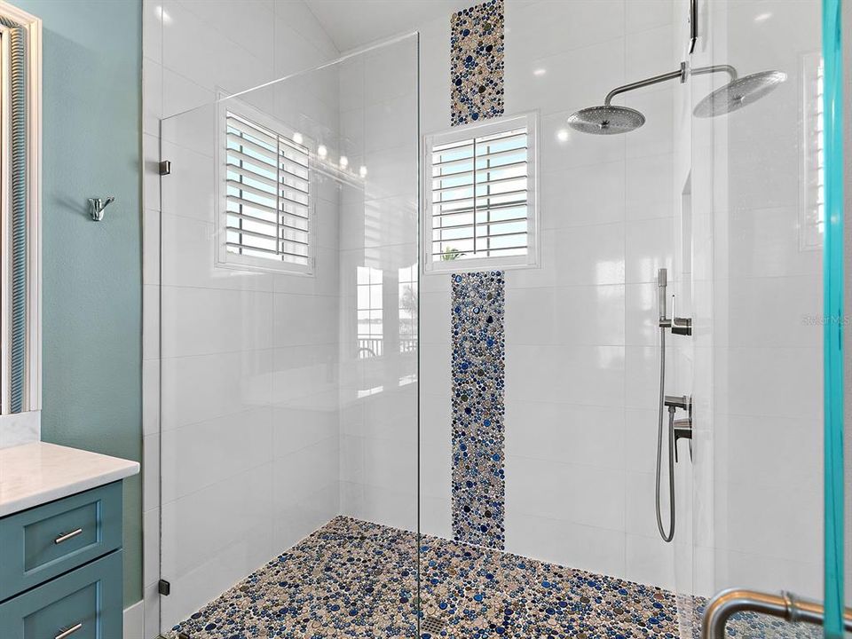 For Sale: $3,400,000 (3 beds, 3 baths, 3565 Square Feet)
