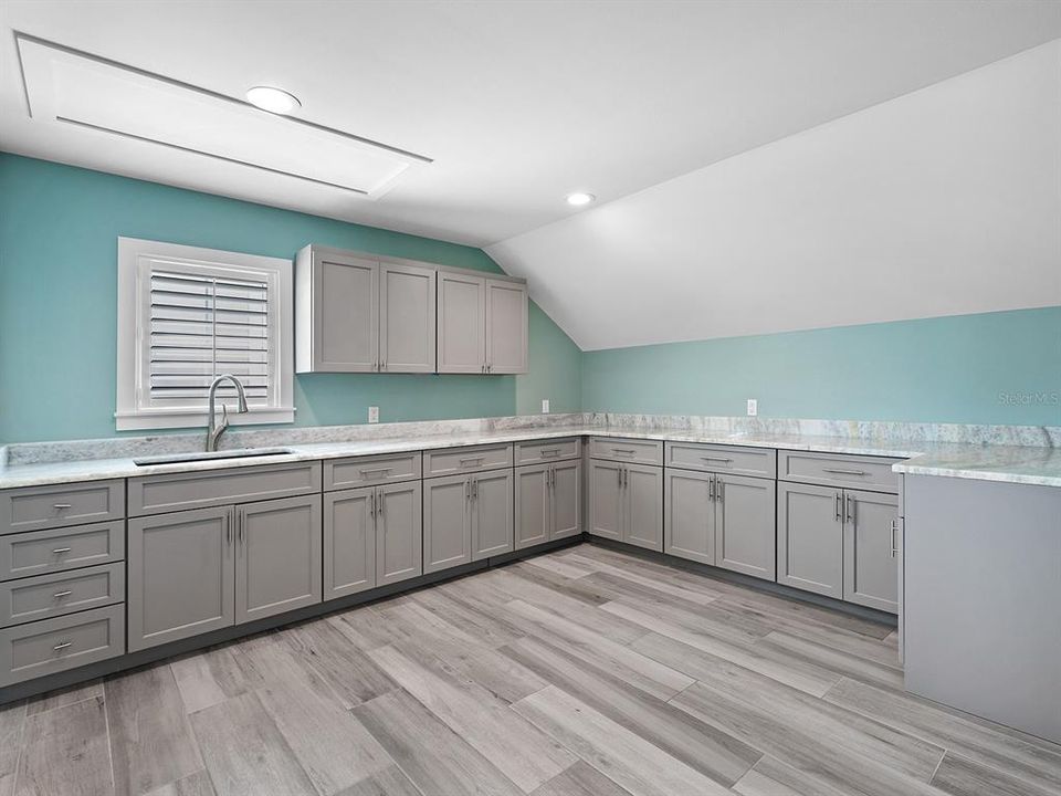 For Sale: $3,400,000 (3 beds, 3 baths, 3565 Square Feet)
