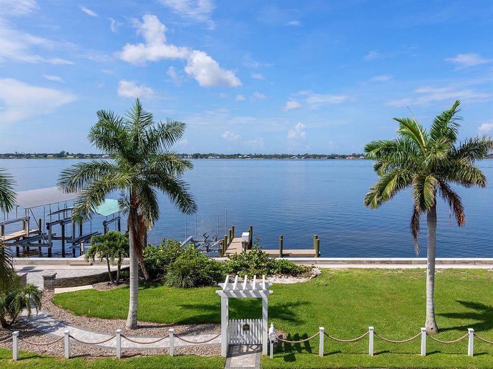 For Sale: $3,400,000 (3 beds, 3 baths, 3565 Square Feet)