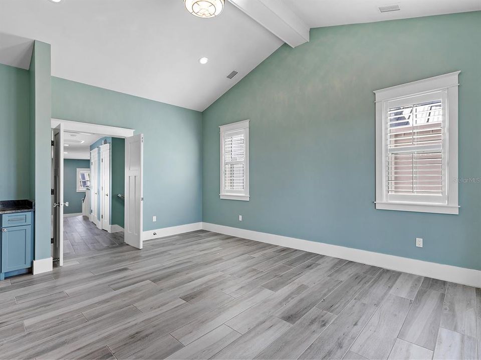 For Sale: $3,400,000 (3 beds, 3 baths, 3565 Square Feet)