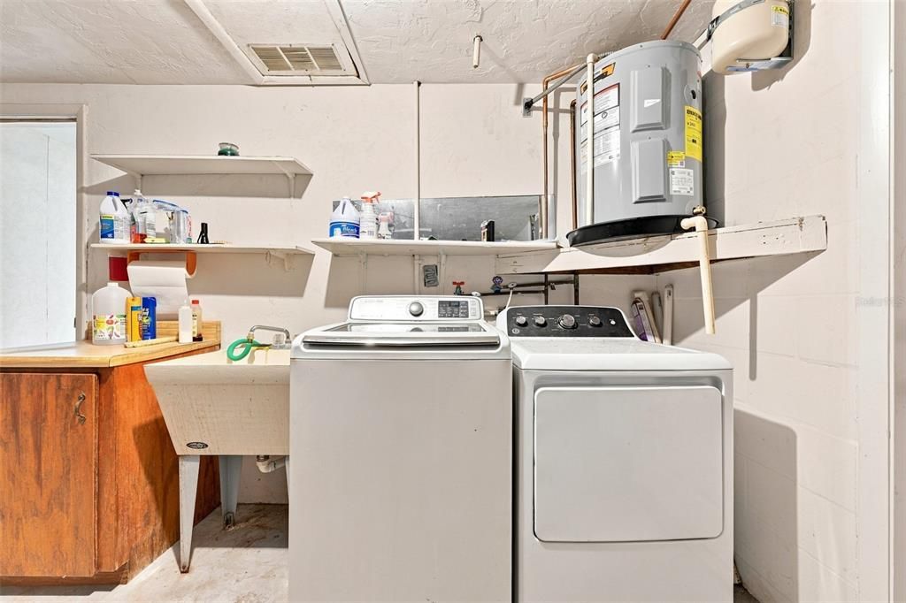 Active With Contract: $215,000 (2 beds, 2 baths, 1310 Square Feet)