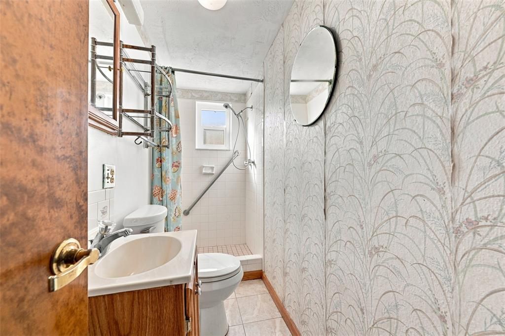 Active With Contract: $215,000 (2 beds, 2 baths, 1310 Square Feet)