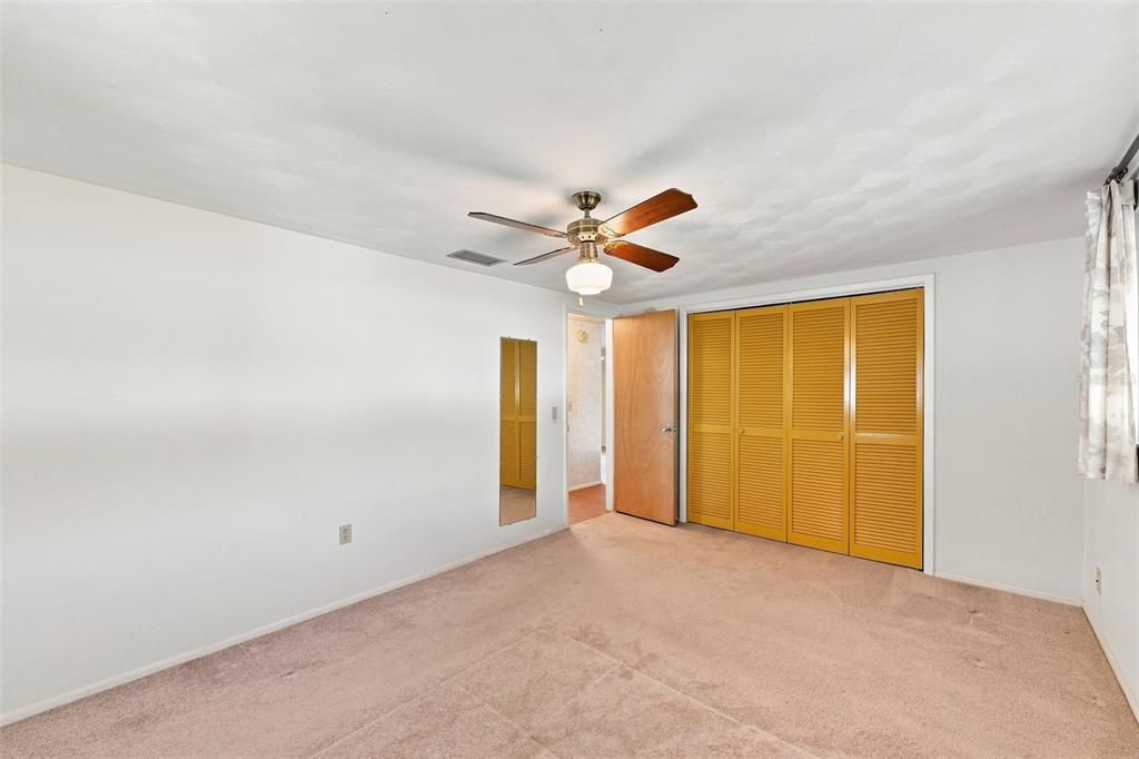 Active With Contract: $215,000 (2 beds, 2 baths, 1310 Square Feet)