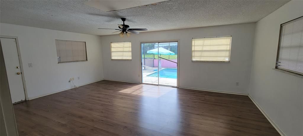 For Rent: $2,200 (3 beds, 2 baths, 1694 Square Feet)