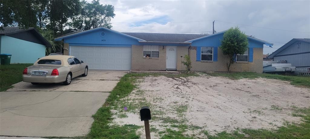 For Rent: $2,200 (3 beds, 2 baths, 1694 Square Feet)