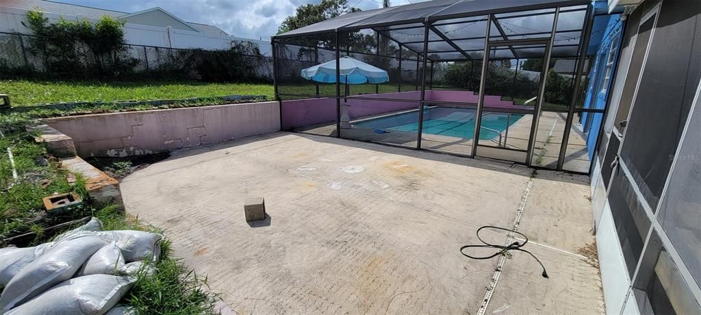 For Rent: $2,200 (3 beds, 2 baths, 1694 Square Feet)