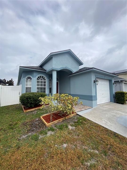 For Rent: $2,100 (3 beds, 2 baths, 1343 Square Feet)