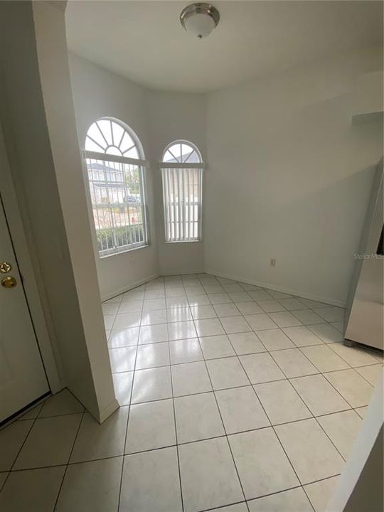 For Rent: $2,100 (3 beds, 2 baths, 1343 Square Feet)