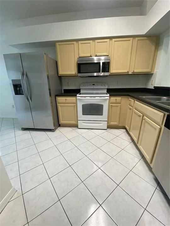 For Rent: $2,100 (3 beds, 2 baths, 1343 Square Feet)