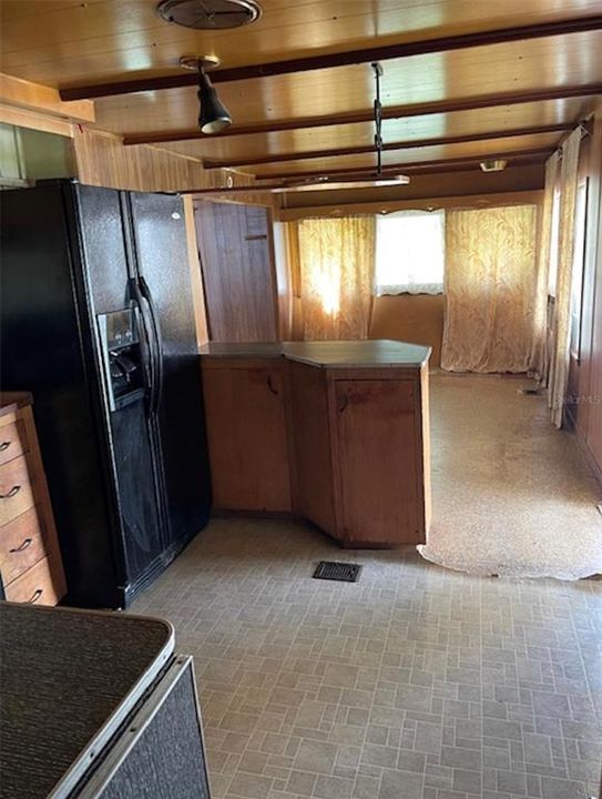 For Rent: $950 (3 beds, 2 baths, 1165 Square Feet)