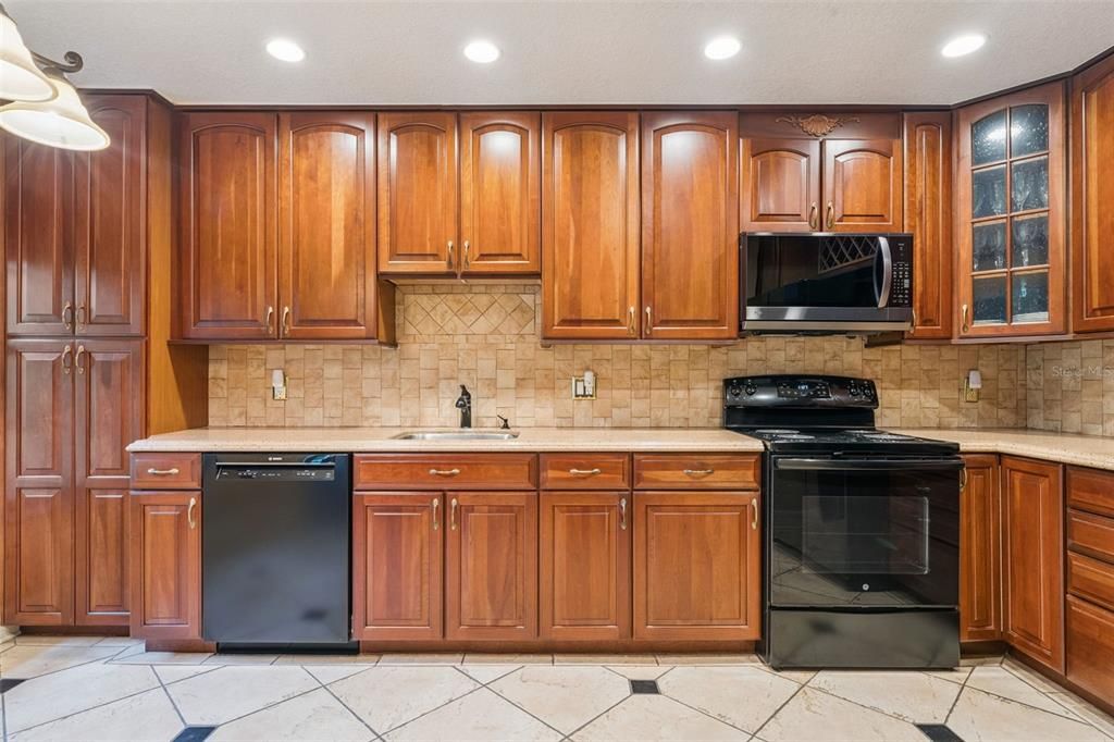 En Venta: $340,000 (3 camas, 2 baños, 1343 Pies cuadrados)