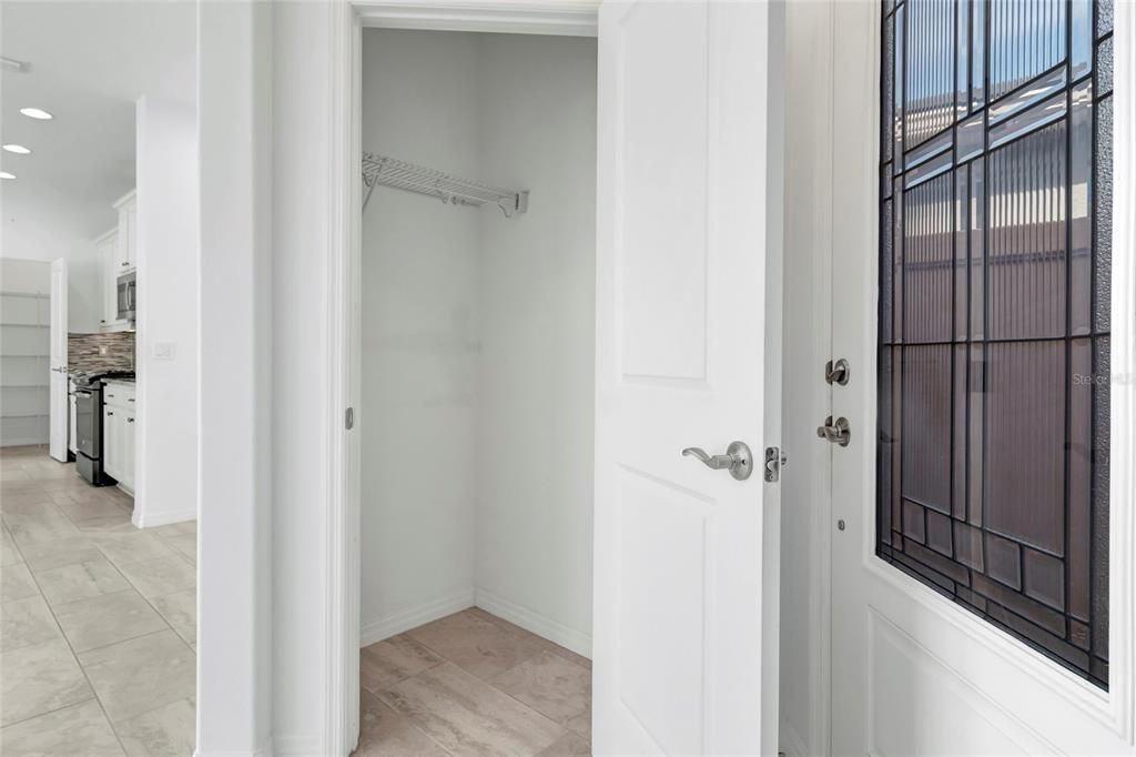 На продажу: $330,000 (2 спален, 2 ванн, 1305 Квадратных фут)