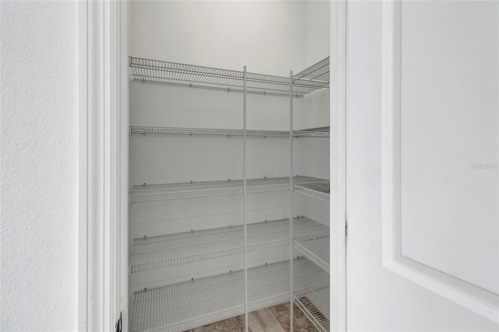 На продажу: $330,000 (2 спален, 2 ванн, 1305 Квадратных фут)