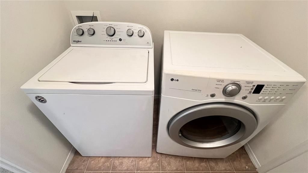 For Rent: $2,500 (3 beds, 2 baths, 1899 Square Feet)