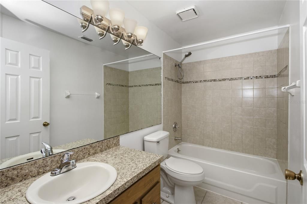 En Venta: $189,900 (3 camas, 2 baños, 1178 Pies cuadrados)