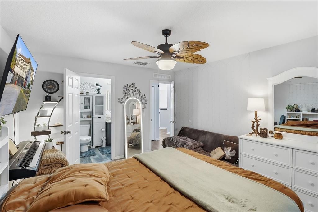 En Venta: $549,000 (6 camas, 4 baños, 4040 Pies cuadrados)