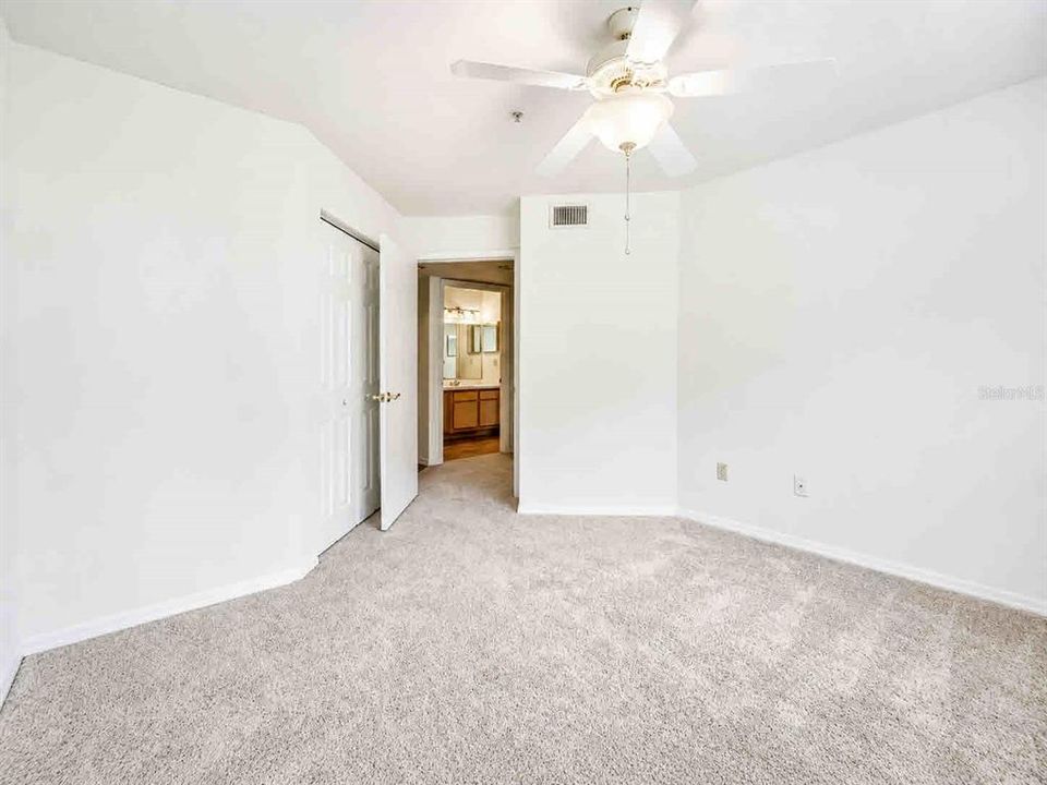 For Rent: $2,000 (3 beds, 2 baths, 1423 Square Feet)