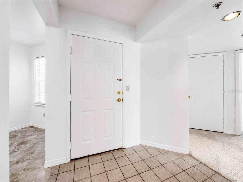 For Rent: $2,000 (3 beds, 2 baths, 1423 Square Feet)