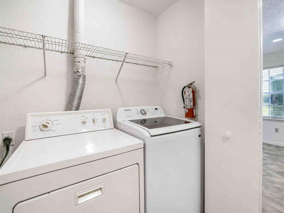 For Rent: $2,000 (3 beds, 2 baths, 1423 Square Feet)