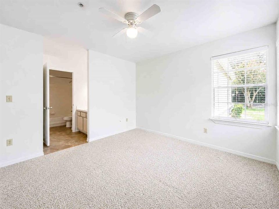 For Rent: $2,000 (3 beds, 2 baths, 1423 Square Feet)