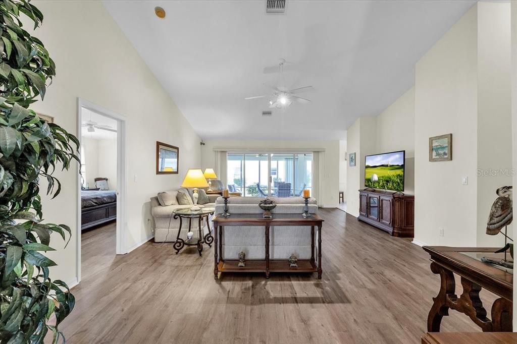 For Sale: $349,000 (3 beds, 2 baths, 1881 Square Feet)