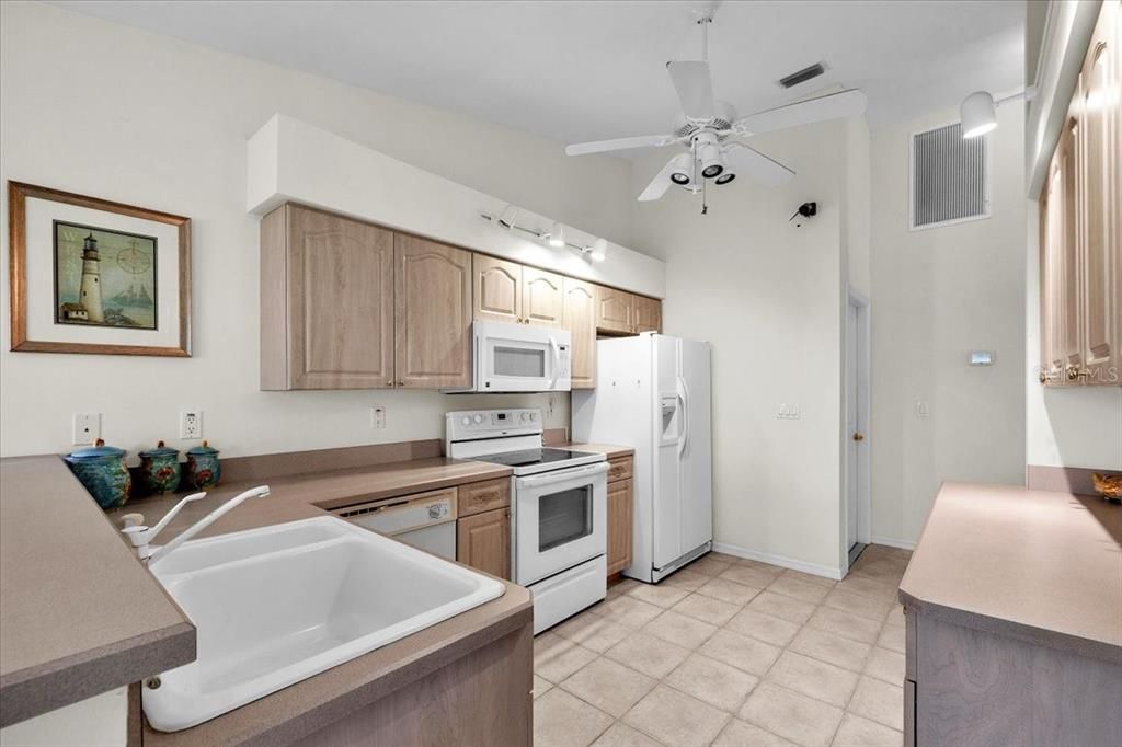 For Sale: $349,000 (3 beds, 2 baths, 1881 Square Feet)