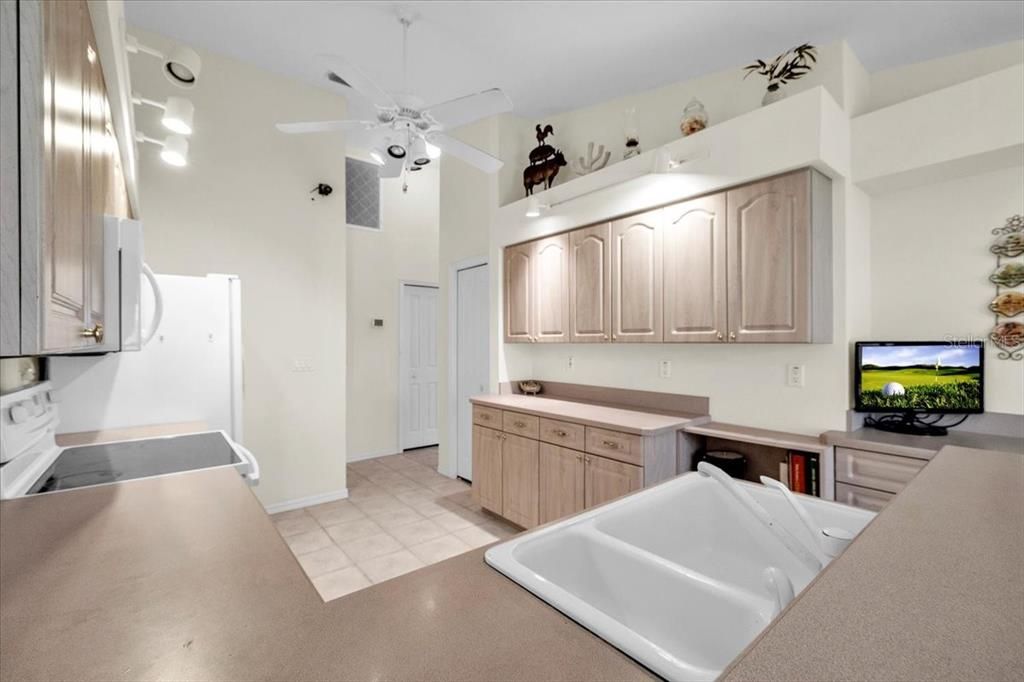 For Sale: $349,000 (3 beds, 2 baths, 1881 Square Feet)