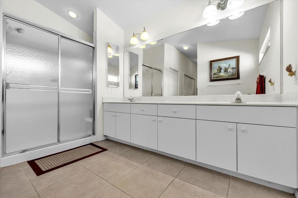 For Sale: $349,000 (3 beds, 2 baths, 1881 Square Feet)