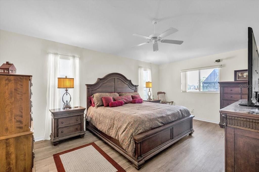 For Sale: $349,000 (3 beds, 2 baths, 1881 Square Feet)
