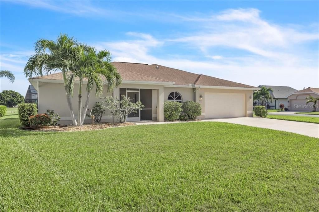 For Sale: $349,000 (3 beds, 2 baths, 1881 Square Feet)