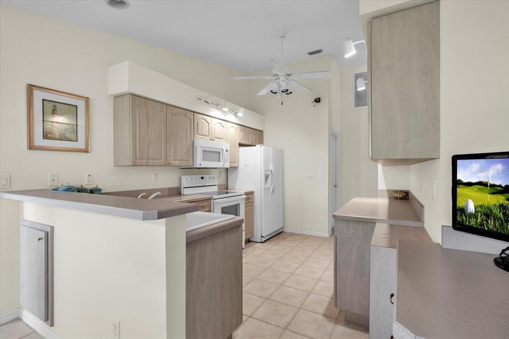 For Sale: $349,000 (3 beds, 2 baths, 1881 Square Feet)