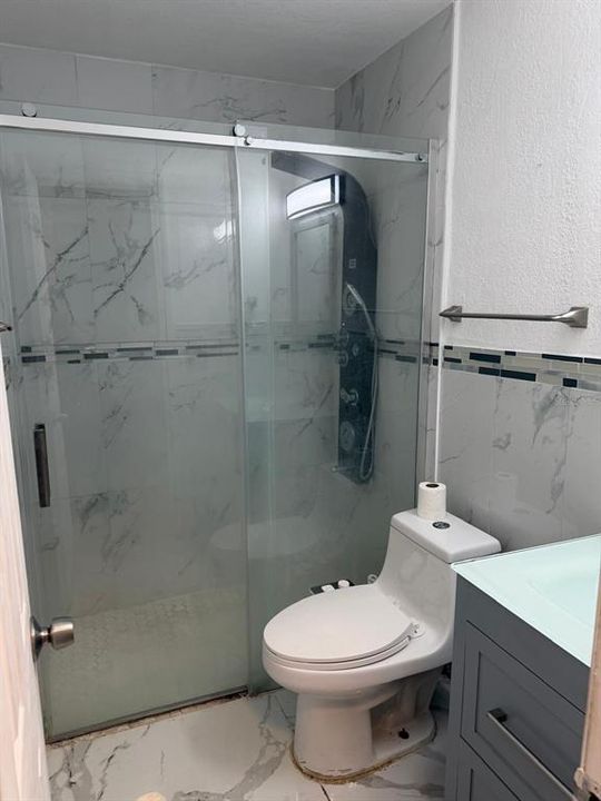En Venta: $330,000 (5 camas, 4 baños, 1720 Pies cuadrados)