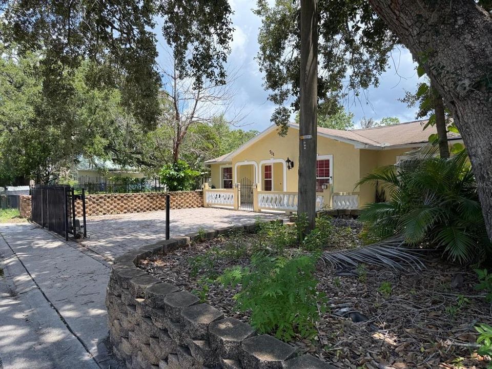 En Venta: $330,000 (5 camas, 4 baños, 1720 Pies cuadrados)