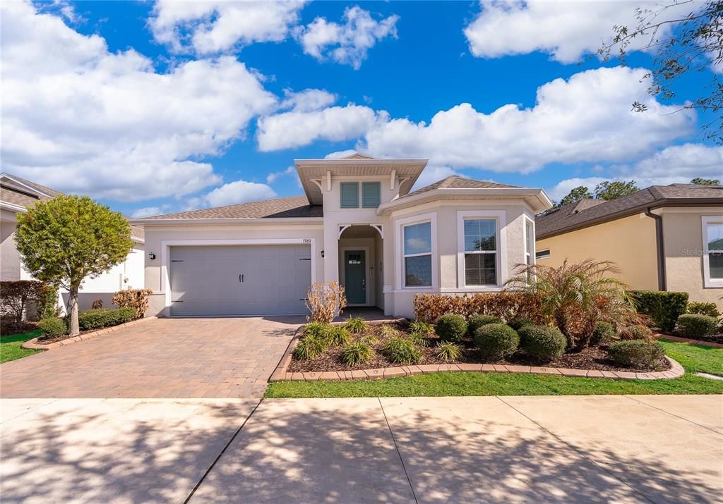 For Sale: $549,000 (3 beds, 2 baths, 2360 Square Feet)